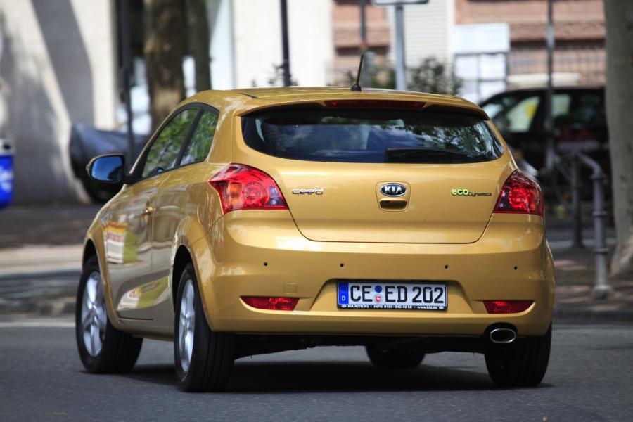  Kia pro_cee&rsquo;d EcoDynamics 2011 года  (фото 26 из 133)